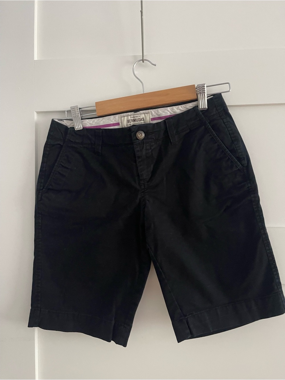 Old Navy Women's Black Cotton Bermuda Shorts size 2